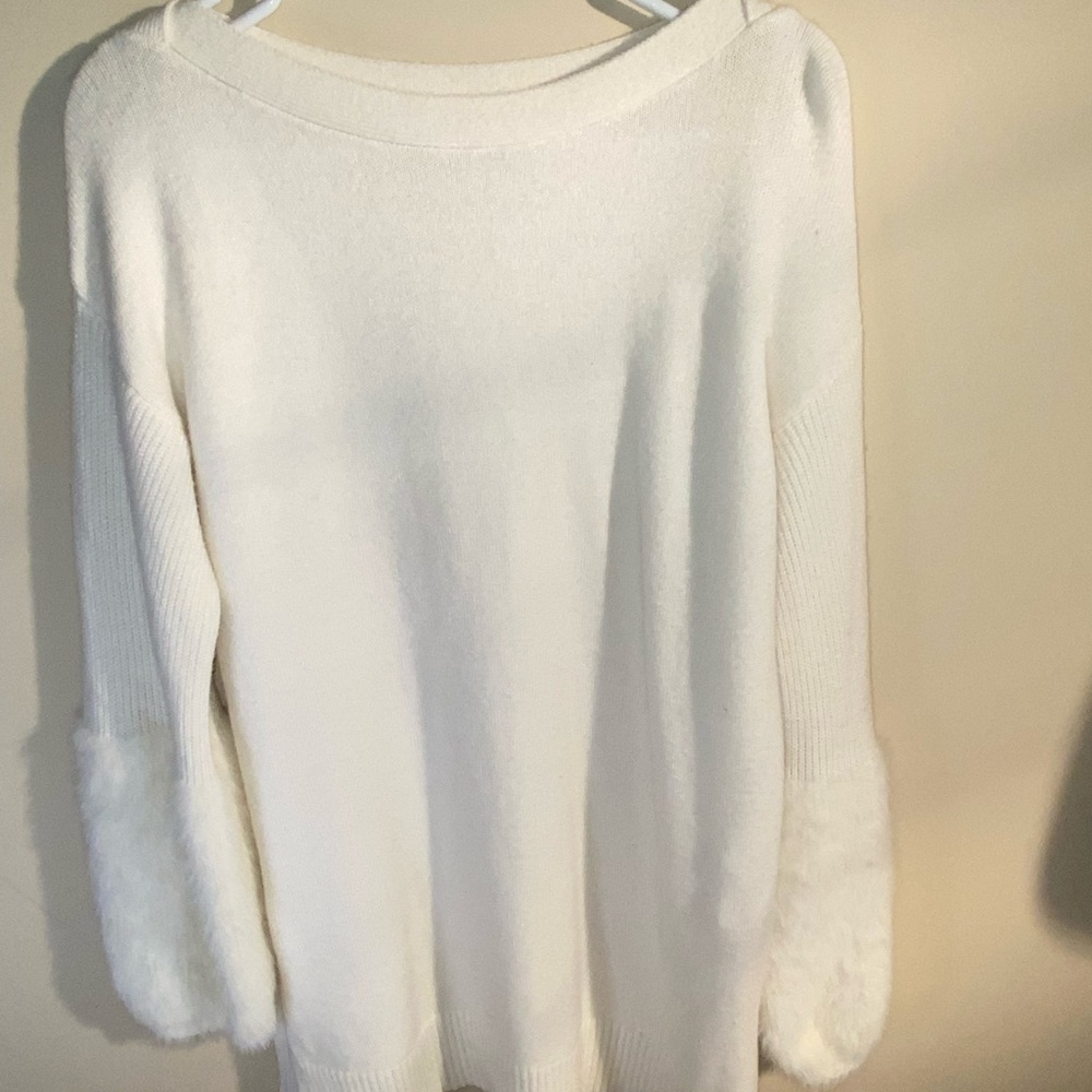 Anthropologie sweater Size XS 41% viscose 38% nylon cream color long excellent